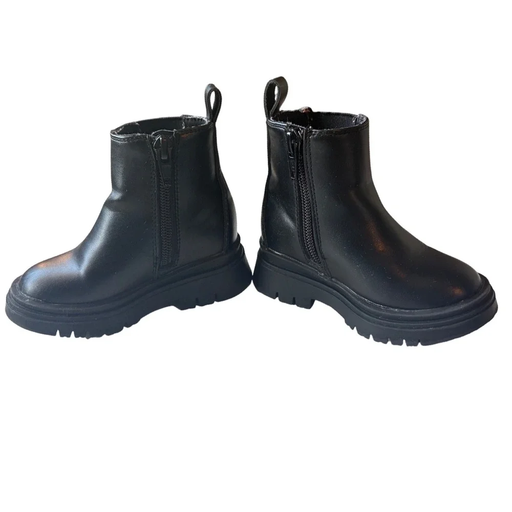 Baby Gap Kids Black Faux Leather Chelsea Lug Sole‎ Boots Size 5 Zipper Side